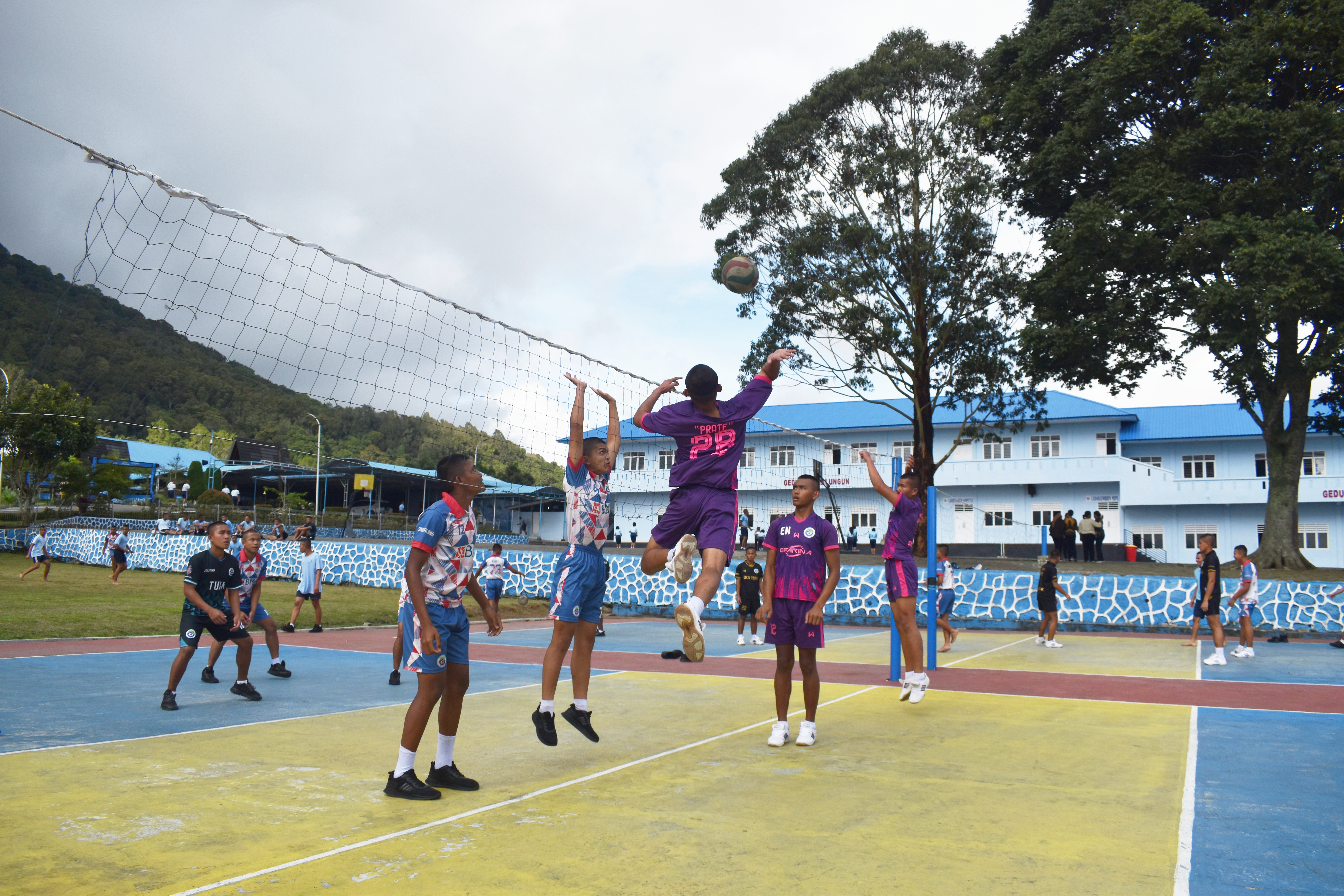 Lapangan Volly Efarina